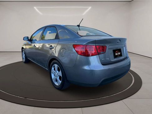 Used 2010 Kia Forte EX FWD image 5