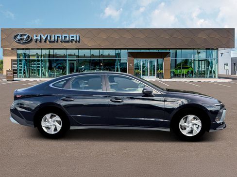 New 2026 Hyundai Sonata SE FWD image 9
