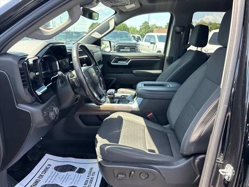Used 2022 Chevrolet Silverado 1500 LT w/ Z71 Off-Road Package AWD/4WD image 24