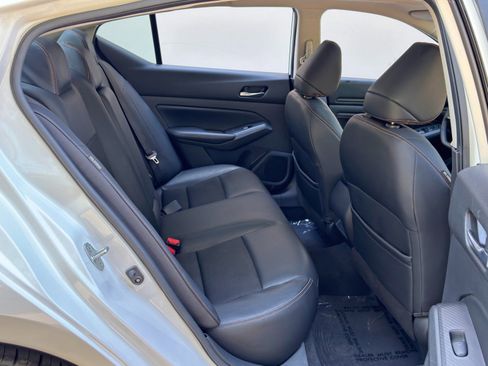 Used 2021 Nissan Altima 2.5 SR w/ SR Premium Package image 30