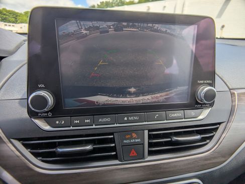 Used 2024 Nissan Altima 2.5 SV FWD image 21