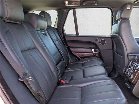 Used 2014 Land Rover Range Rover HSE image 16