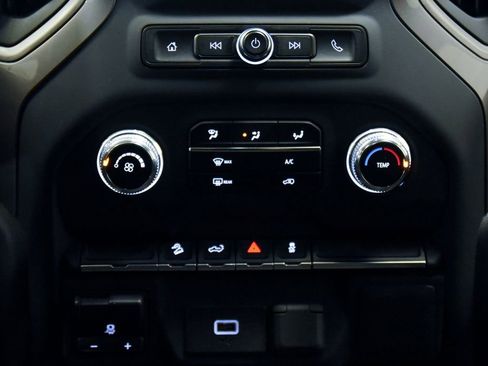 Used 2020 GMC Sierra 1500 Base w/ Sierra Value Package image 7