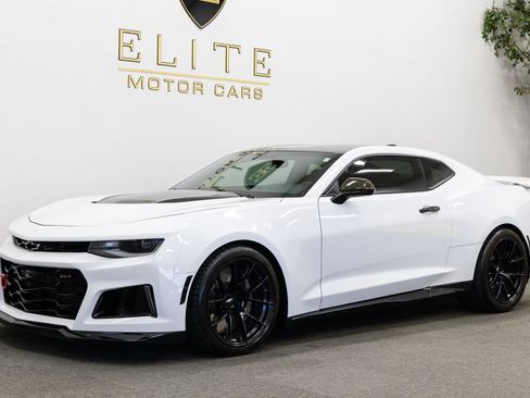 Used 2018 Chevrolet Camaro ZL1 RWD image 1