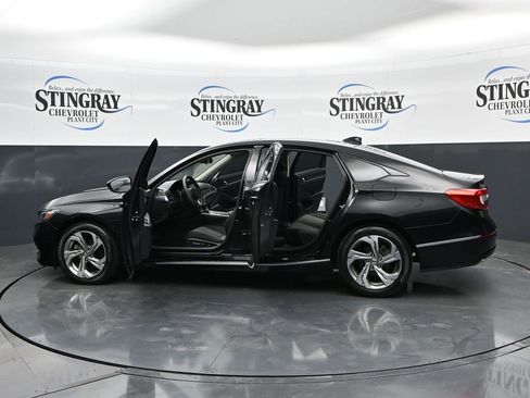 Used 2018 Honda Accord EX image 37