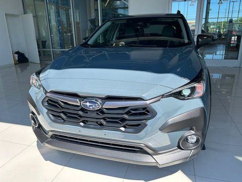 Used 2024 Subaru Crosstrek 2.0i Premium AWD/4WD image 3