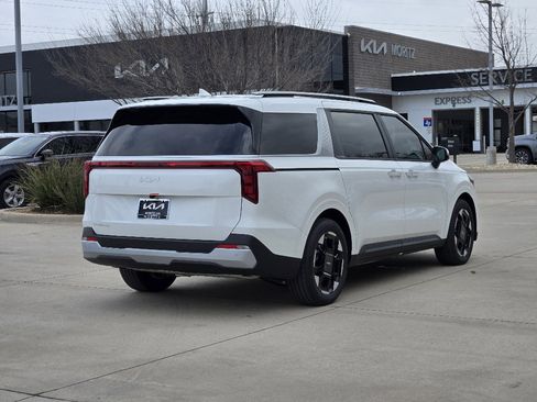 New 2026 Kia Carnival EX image 4