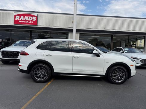 Used 2015 Porsche Cayenne Diesel AWD/4WD image 2