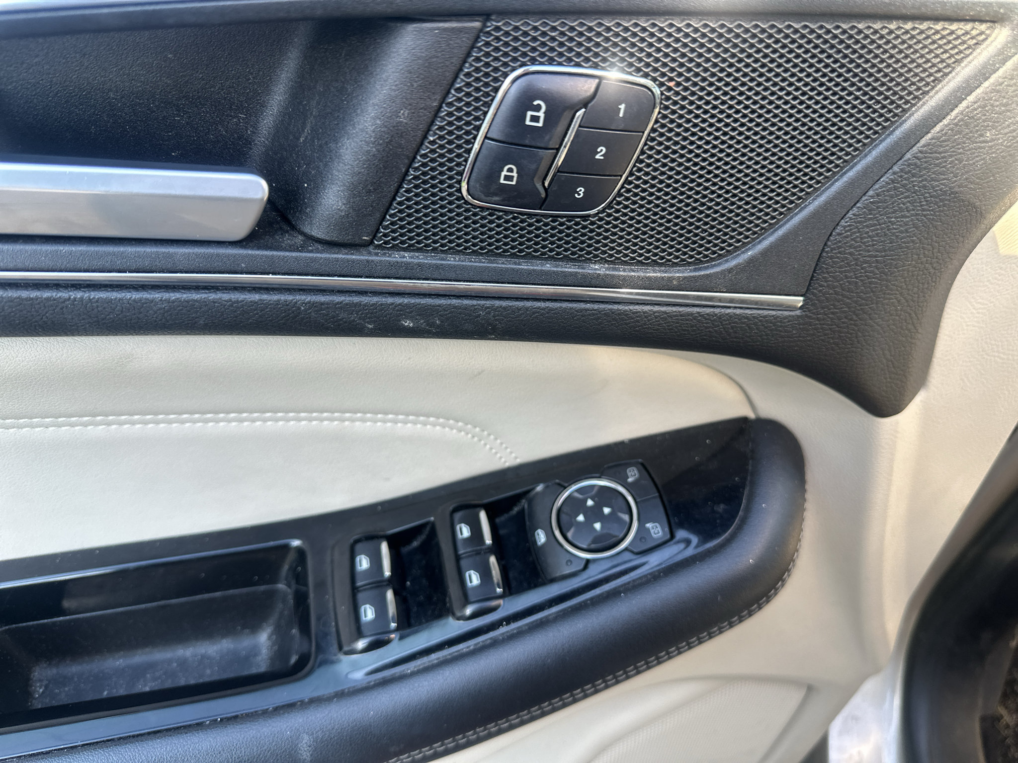 Used 2017 Ford Edge Titanium w/ Equipment Group 301A FWD image 20