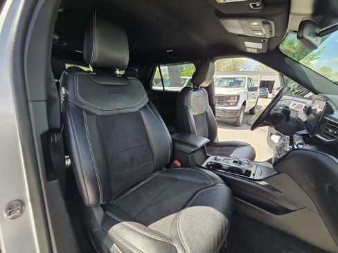 Used 2023 Ford Explorer ST AWD/4WD image 16