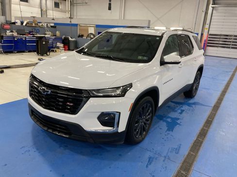 Used 2023 Chevrolet Traverse RS w/ LPO, Floor Liner Package image 3