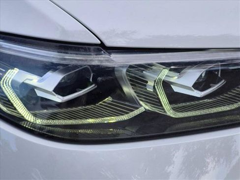 Used 2019 BMW X7 xDrive40i w/ Premium Package AWD/4WD image 17