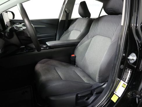 Used 2025 Toyota Camry LE FWD image 22