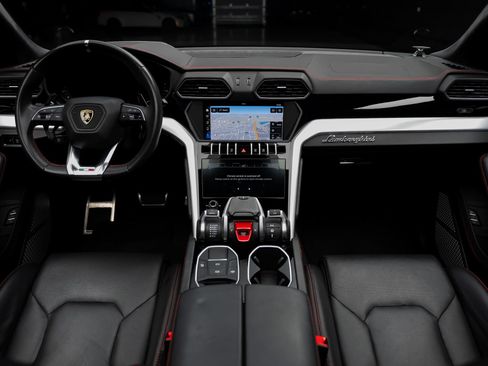 Used 2019 Lamborghini Urus AWD/4WD image 42