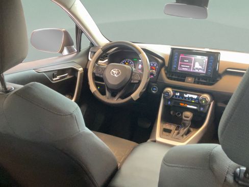 Used 2022 Toyota RAV4 XLE FWD image 31