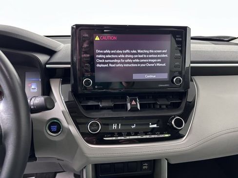 Used 2022 Toyota Corolla Cross LE image 25