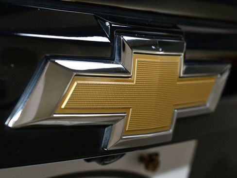 Used 2021 Chevrolet Trax LS w/ Tint and Cruise Package image 99