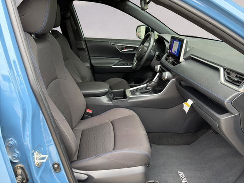 Used 2024 Toyota RAV4 SE image 15