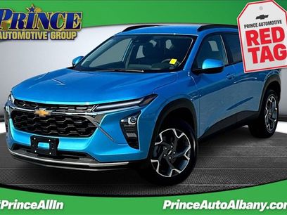New 2025 Chevrolet Trax LT w/ LPO, Blackout Package