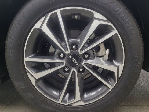Used 2023 Kia Forte LXS w/ LXS Technology Package FWD image 31