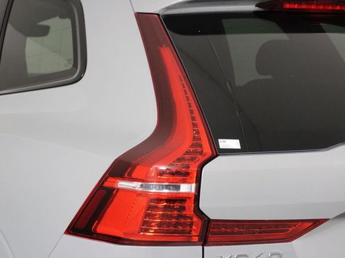 Used 2025 Volvo XC60 B5 Core AWD/4WD image 18