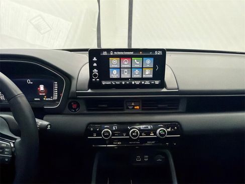 Used 2025 Honda Pilot Black Edition image 31