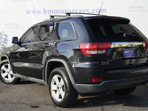 Used 2011 Jeep Grand Cherokee Laredo image 4