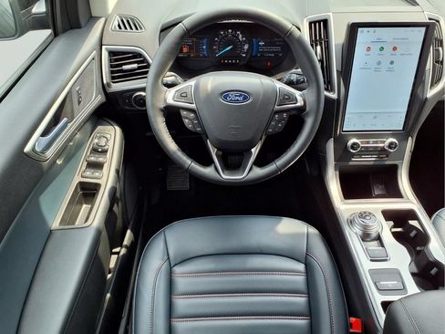 Used 2024 Ford Edge SEL w/ Sport Appearance Package AWD/4WD image 12