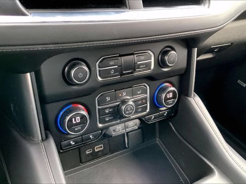 Used 2021 Chevrolet Tahoe Z71 AWD/4WD image 31