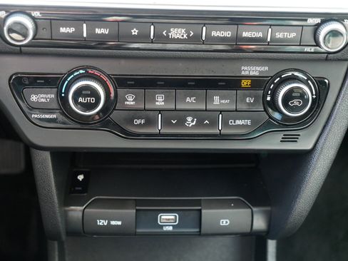 Certified 2021 Kia Niro EX Premium FWD image 23