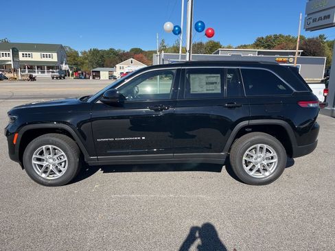 New 2025 Jeep Grand Cherokee 4WD image 4