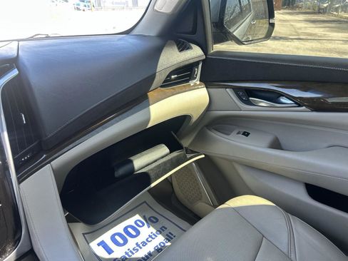 Used 2018 Cadillac Escalade Luxury image 17