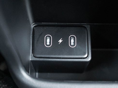 Used 2025 Hyundai Kona SEL FWD image 31