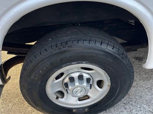 Used 2015 Chevrolet Express 3500 image 33