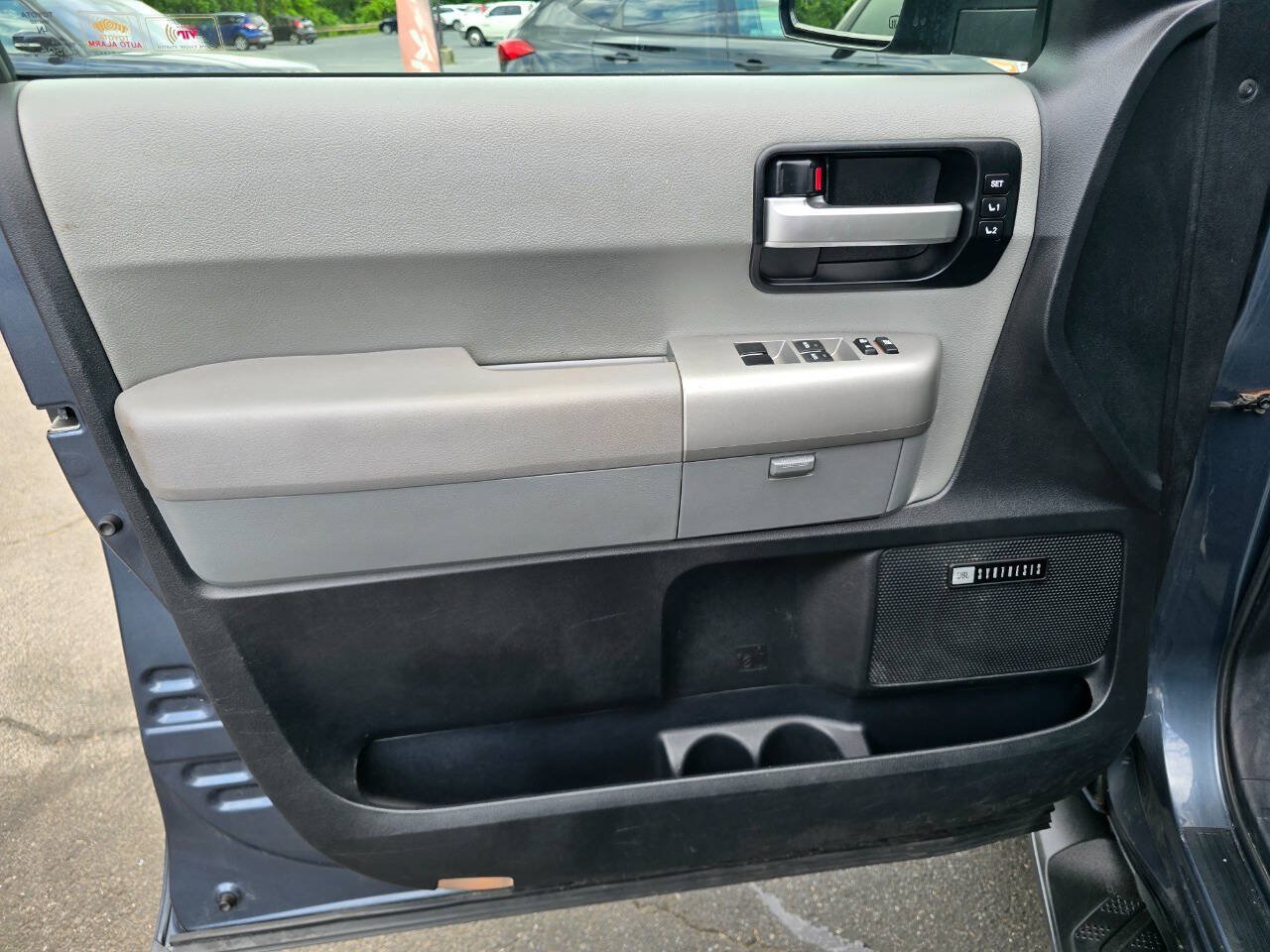Used 2008 Toyota Sequoia Platinum w/ Cold Area Pkg AWD/4WD image 16