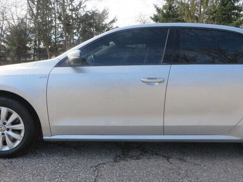 Used 2014 Volkswagen Passat 1.8T Wolfsburg Edition image 31