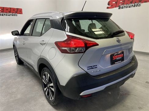 Used 2019 Nissan Kicks SR image 15