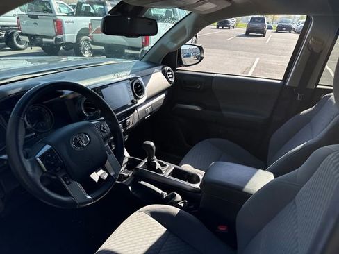 Certified 2023 Toyota Tacoma SR5 AWD/4WD image 17