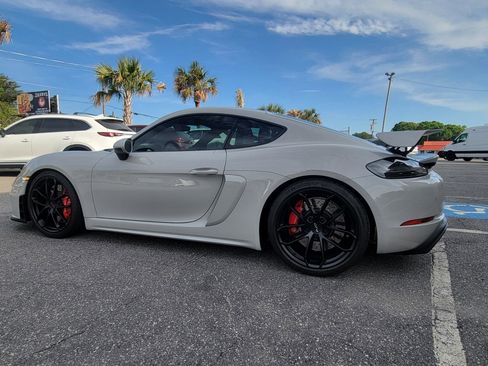 Used 2022 Porsche 718 Cayman GT4 image 11