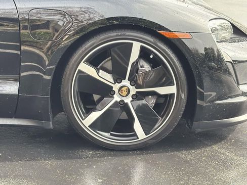 Used 2022 Porsche Taycan image 36