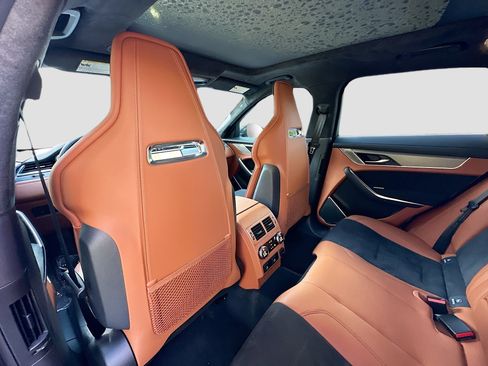 Used 2021 Jaguar F-PACE SVR image 27