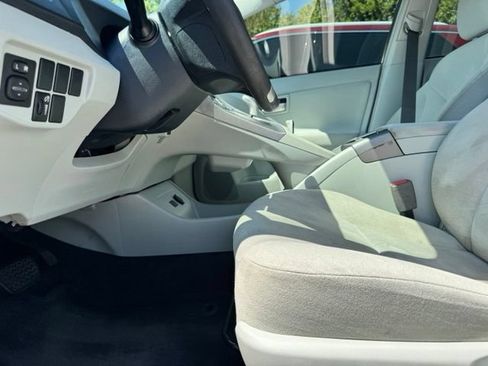 Used 2015 Toyota Prius Three FWD image 17