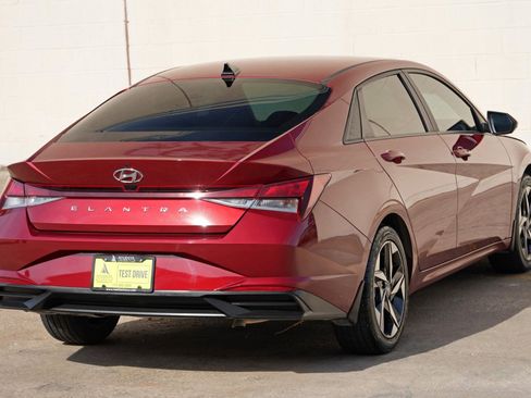Used 2023 Hyundai Elantra SEL w/ Convenience Package image 46