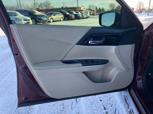 Used 2016 Honda Accord LX image 9