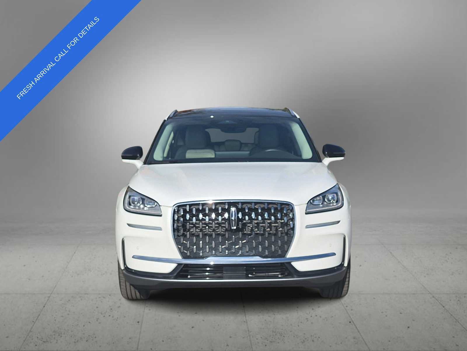 Used 2023 Lincoln Corsair Reserve w/ Equipment Group 201A FWD image 3