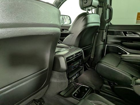 Certified 2023 Jeep Wagoneer L Series III w/ Premium Group I AWD/4WD image 38