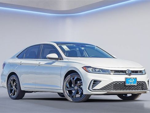 New 2026 Volkswagen Jetta SE image 1