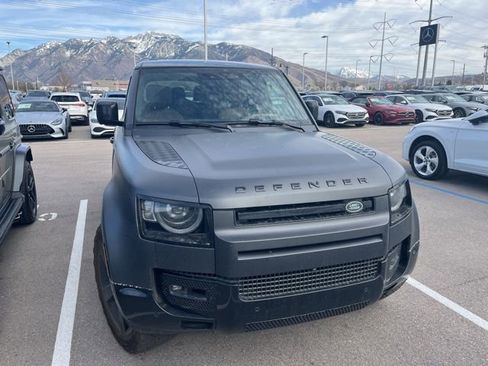 Used 2025 Land Rover Defender 130 V8 image 3