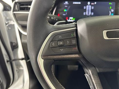 Used 2023 Jeep Grand Cherokee 4WD 4xe image 15