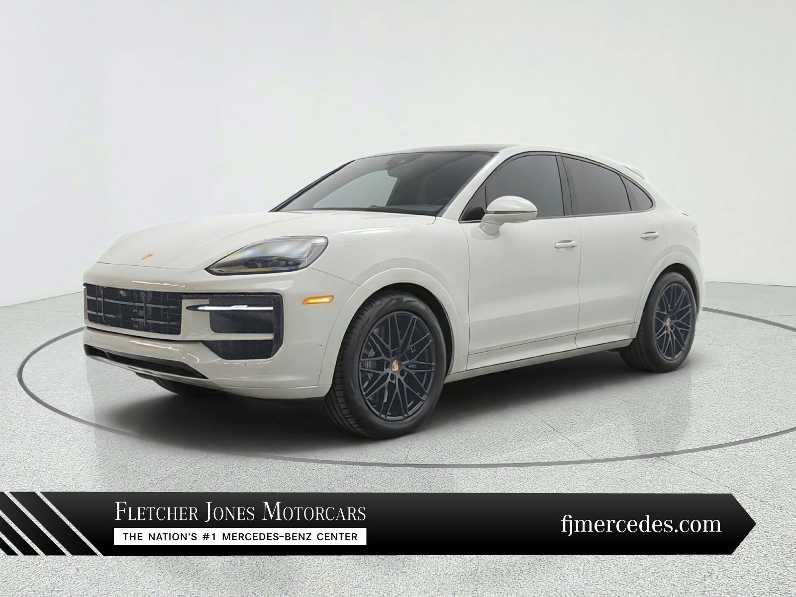 Used 2025 Porsche Cayenne GTS AWD/4WD image 1